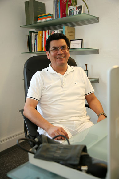Jorge Castaneda, Arzt für Allgemeinmedizin, Frankfurt, Schwanheim, Medicina general